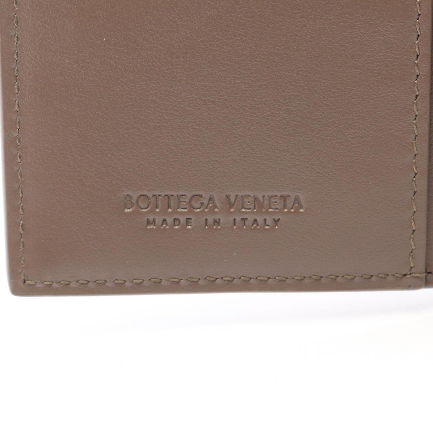 Bottega Veneta Intrecciato Leather Bi-fold Wallet for Men and Women in Brown