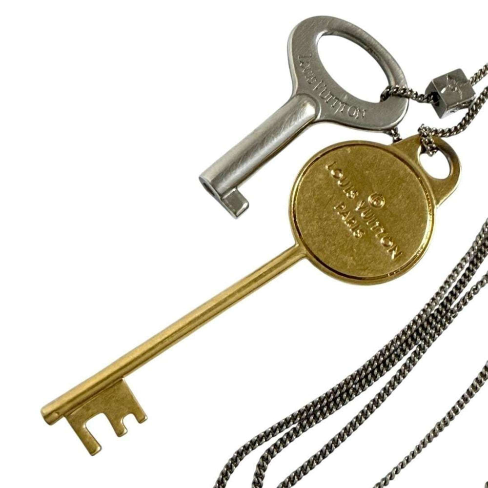 Louis Vuitton Collier LV Key Pendant Necklace for Men and Women — Like New