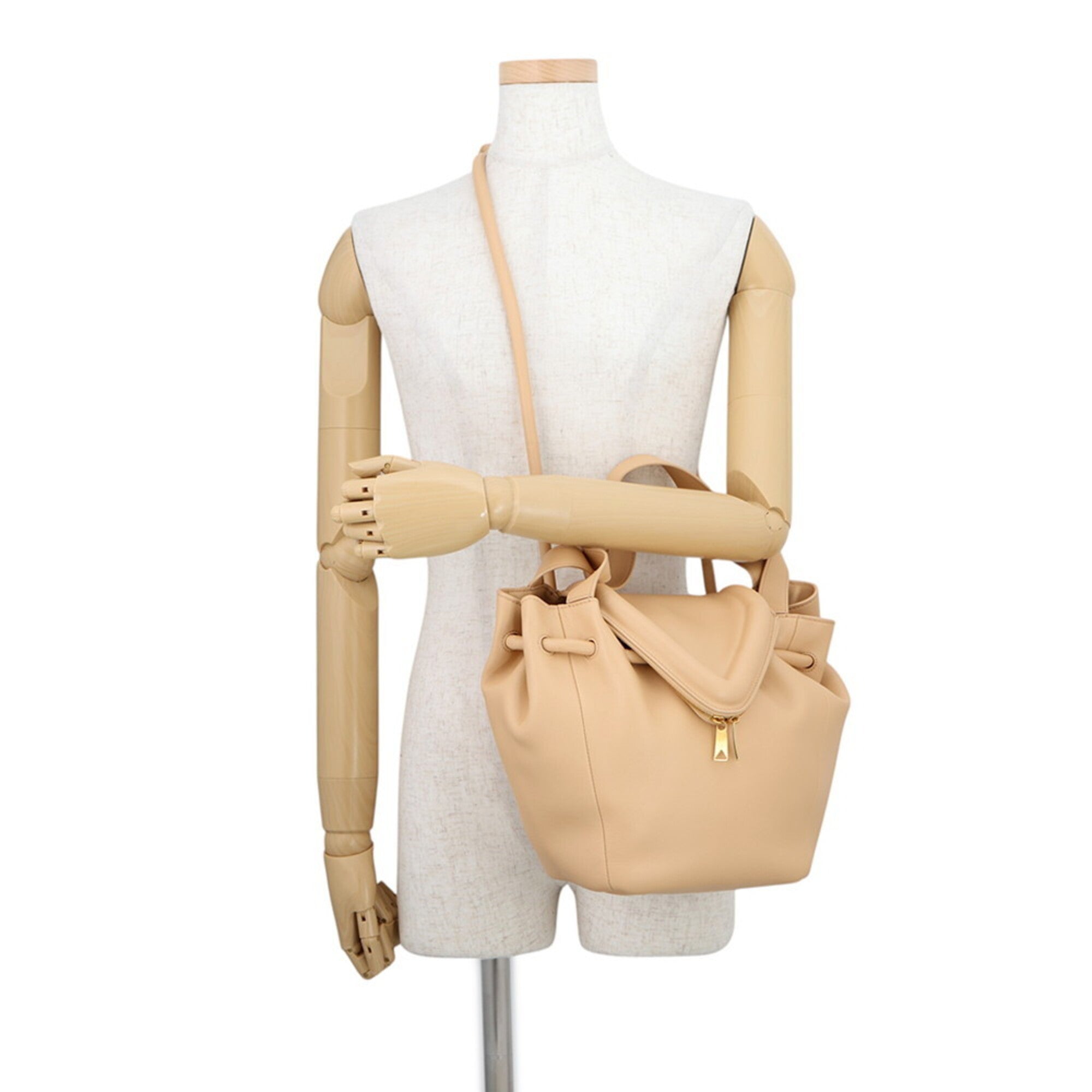 Bottega Veneta handbag, Beak leather, 666531. (BOTTEGA VENETA) — Like New