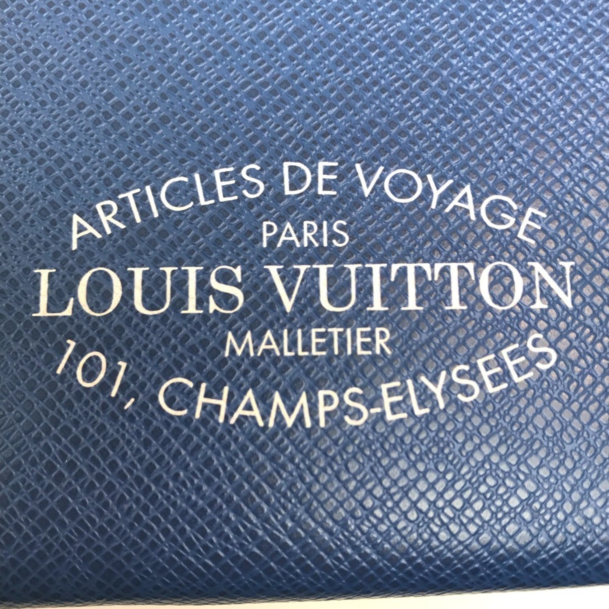 LOUIS VUITTON M30399 Taiga Pochette Voyage MM Clutch Bag/Pouch/Second Bag in Leather, Men's, Cobalt Blue — Like New