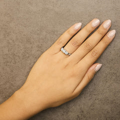 14K White Gold 1.0 Cttw Round Lab Grown Diamond 3 Stone Ring (F-G Color, VS1-VS2 Clarity)