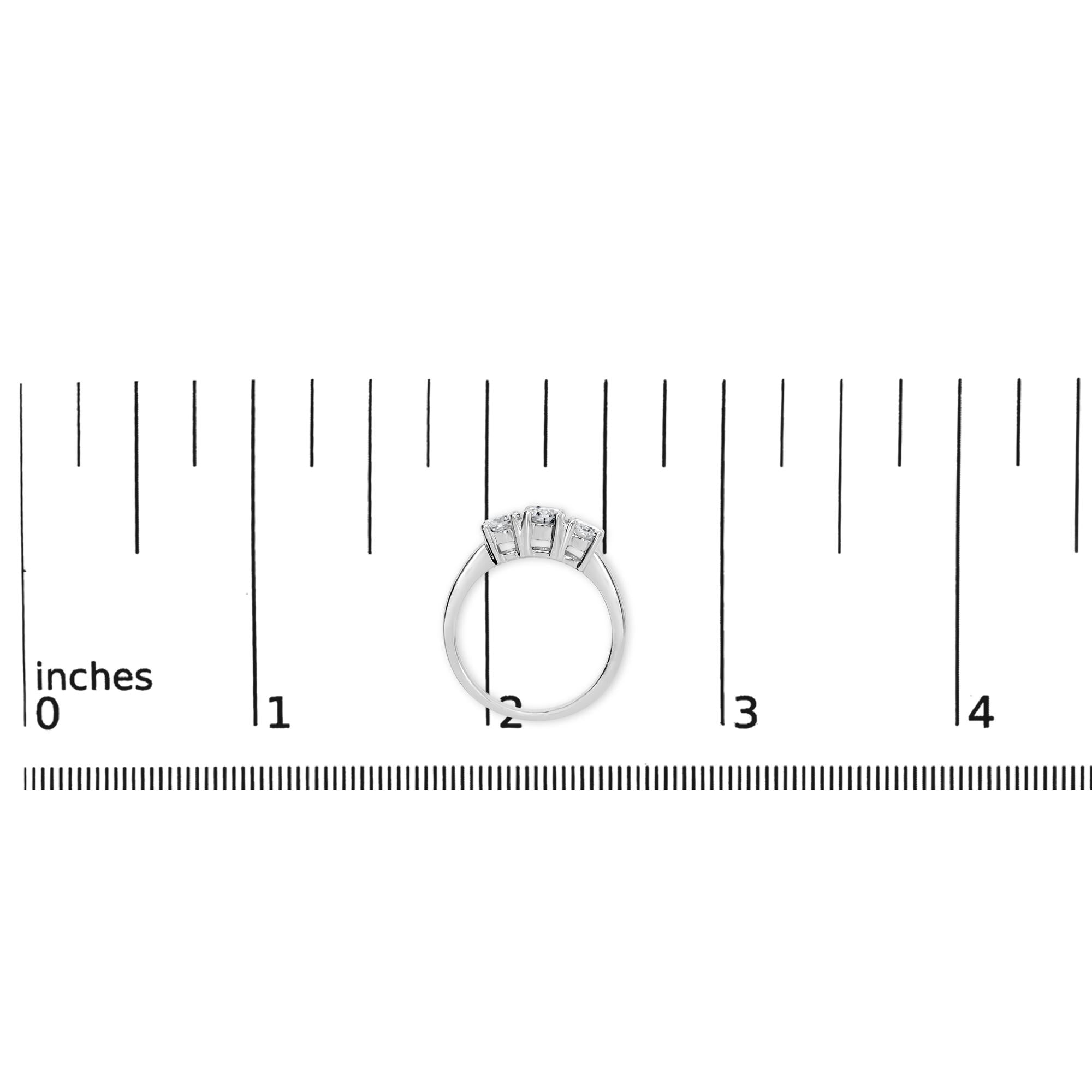 14K White Gold 1.0 Cttw Round Lab Grown Diamond 3 Stone Ring (F-G Color, VS1-VS2 Clarity)