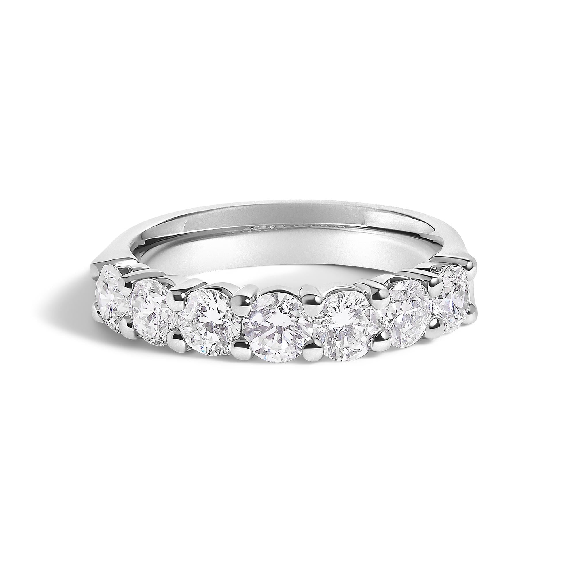 14K Gold 1 1/2 Cttw Diamond 7 Stone Band Ring