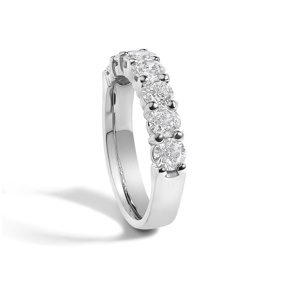 14K Gold 1 1/2 Cttw Diamond 7 Stone Band Ring