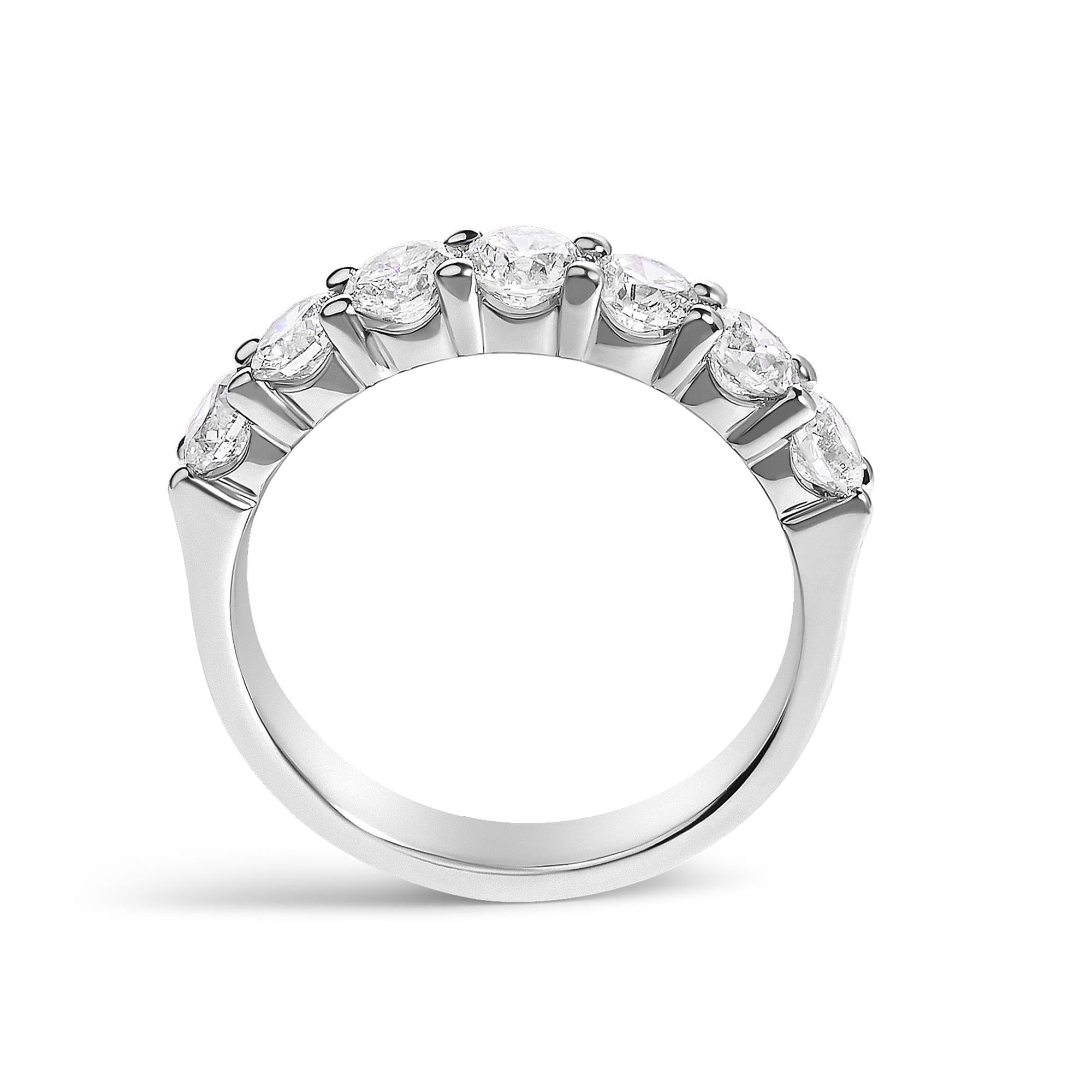 14K Gold 1 1/2 Cttw Diamond 7 Stone Band Ring