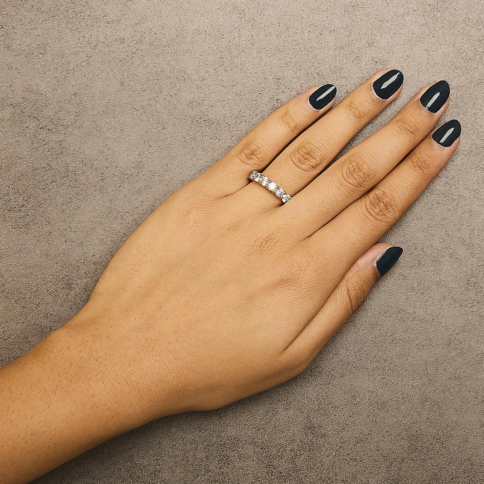14K Gold 1 1/2 Cttw Diamond 7 Stone Band Ring