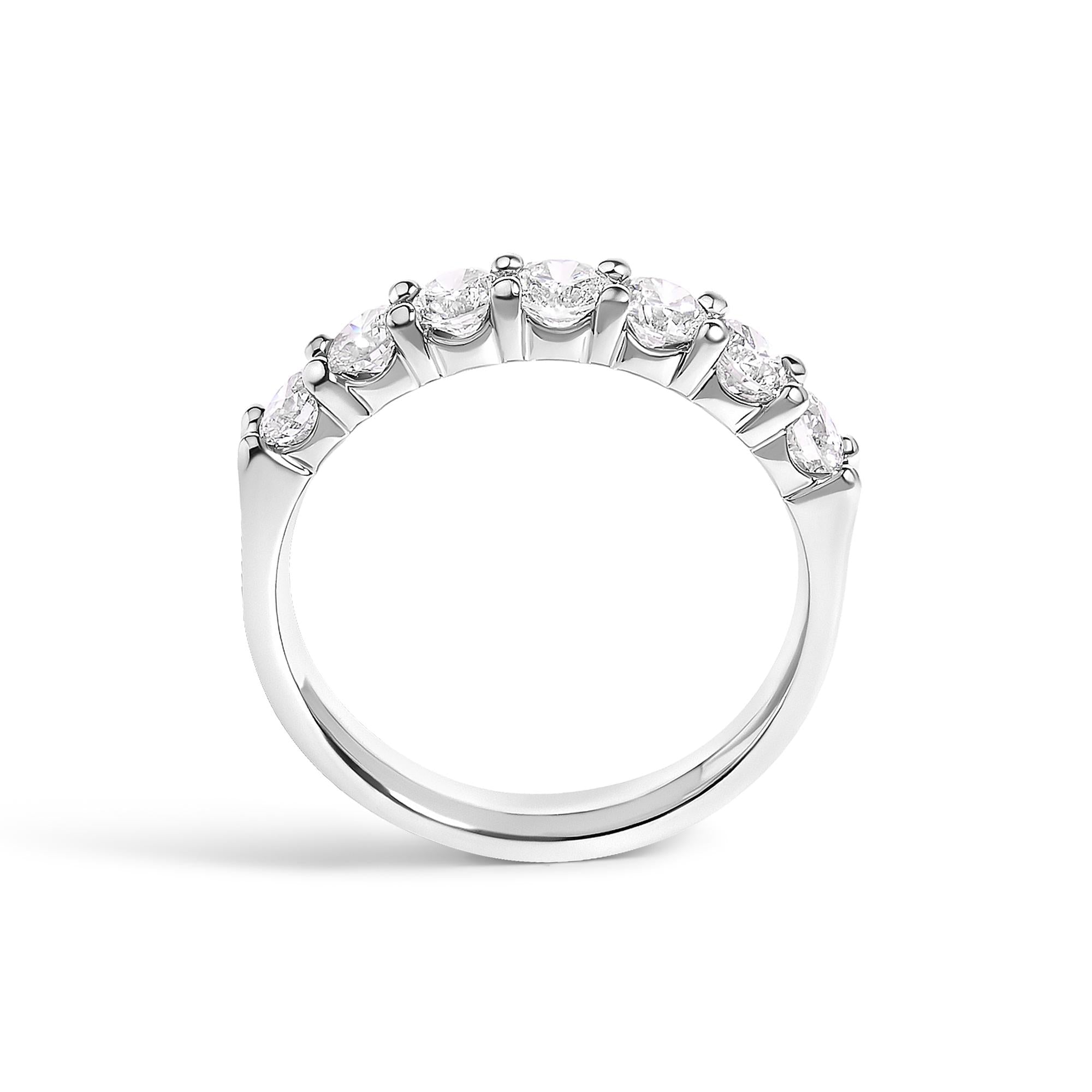 14K Gold 1.0 Cttw Diamond 7 Stone Band Ring