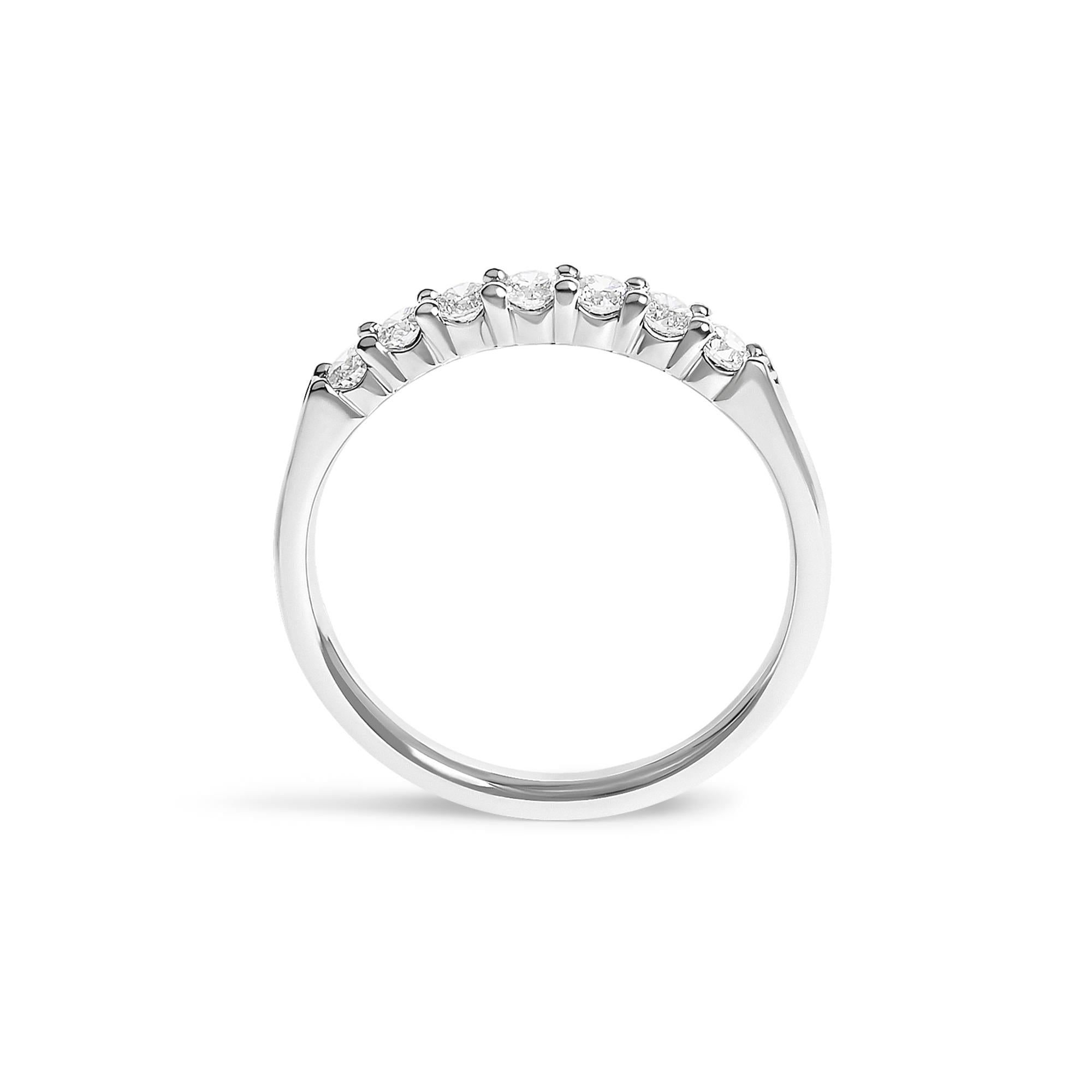 14K Gold 1/3 Cttw Diamond 7 Stone Band Ring