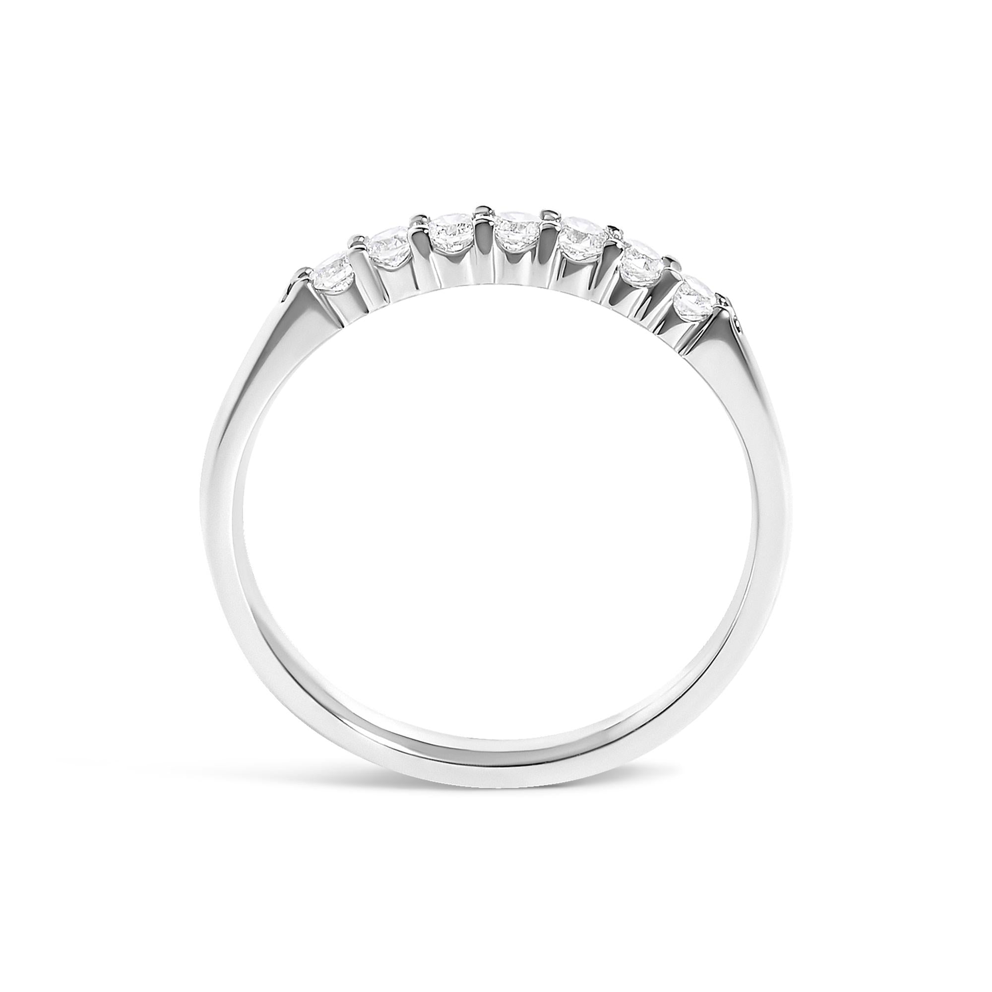 14K Gold 1/4 Cttw Diamond 7 Stone Band Ring