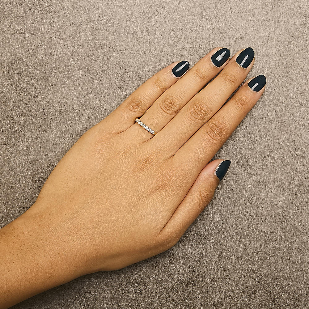 14K Gold 1/4 Cttw Diamond 7 Stone Band Ring