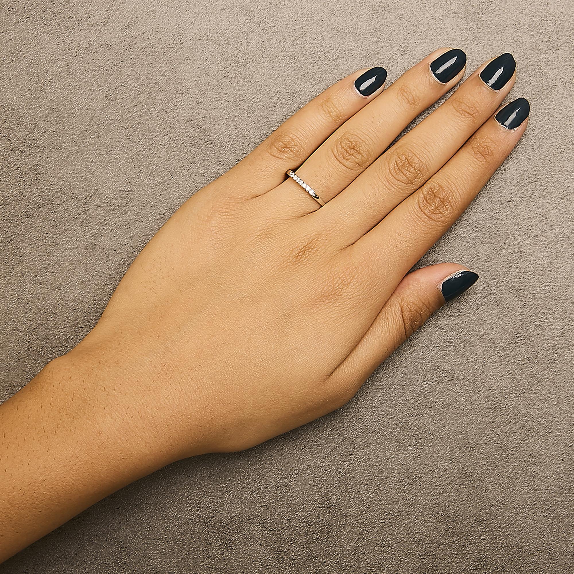 14K Gold 1/10 Cttw Diamond 7 Stone Band Ring