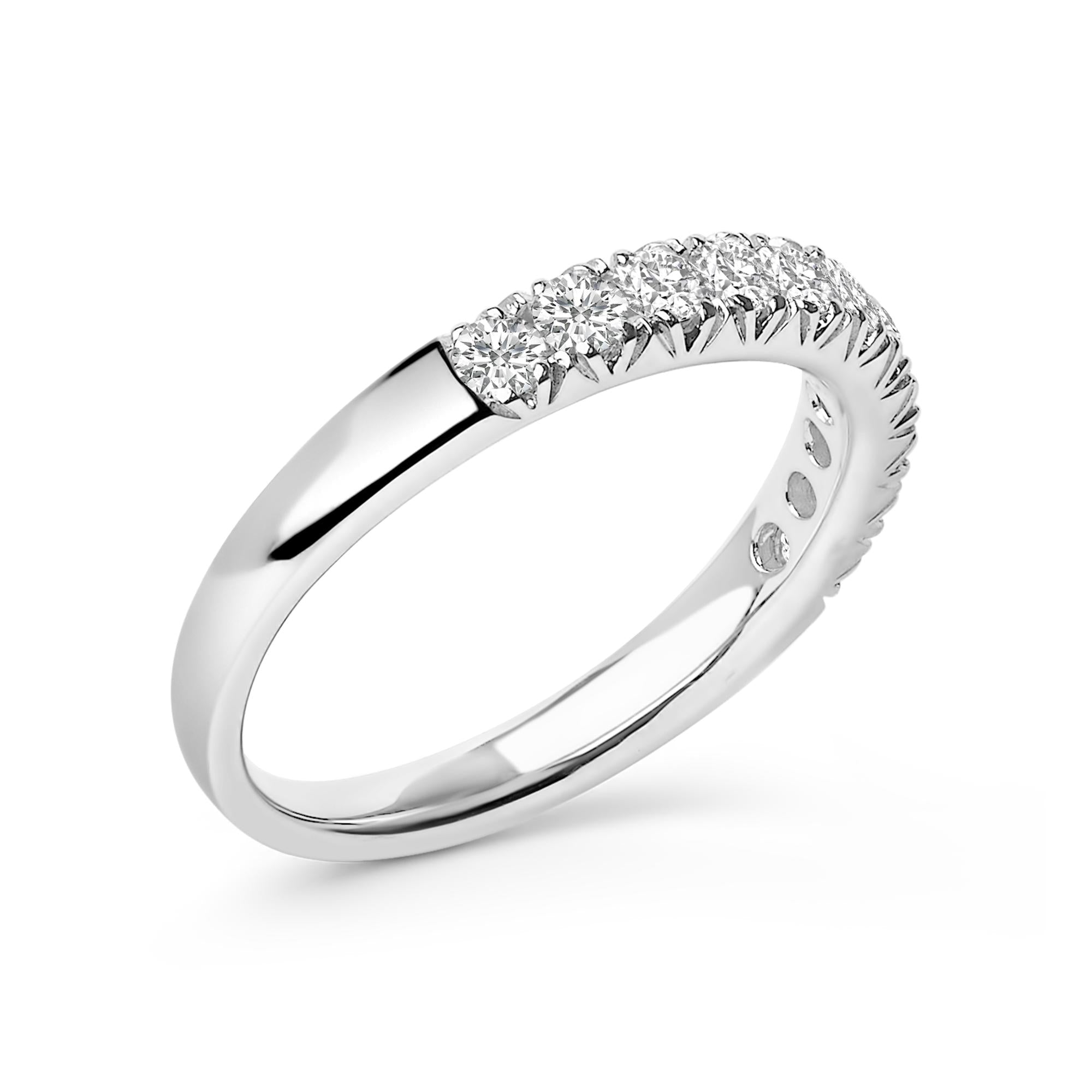 14K Gold 1/2 Cttw Round Diamond 11 Stone Classic Band