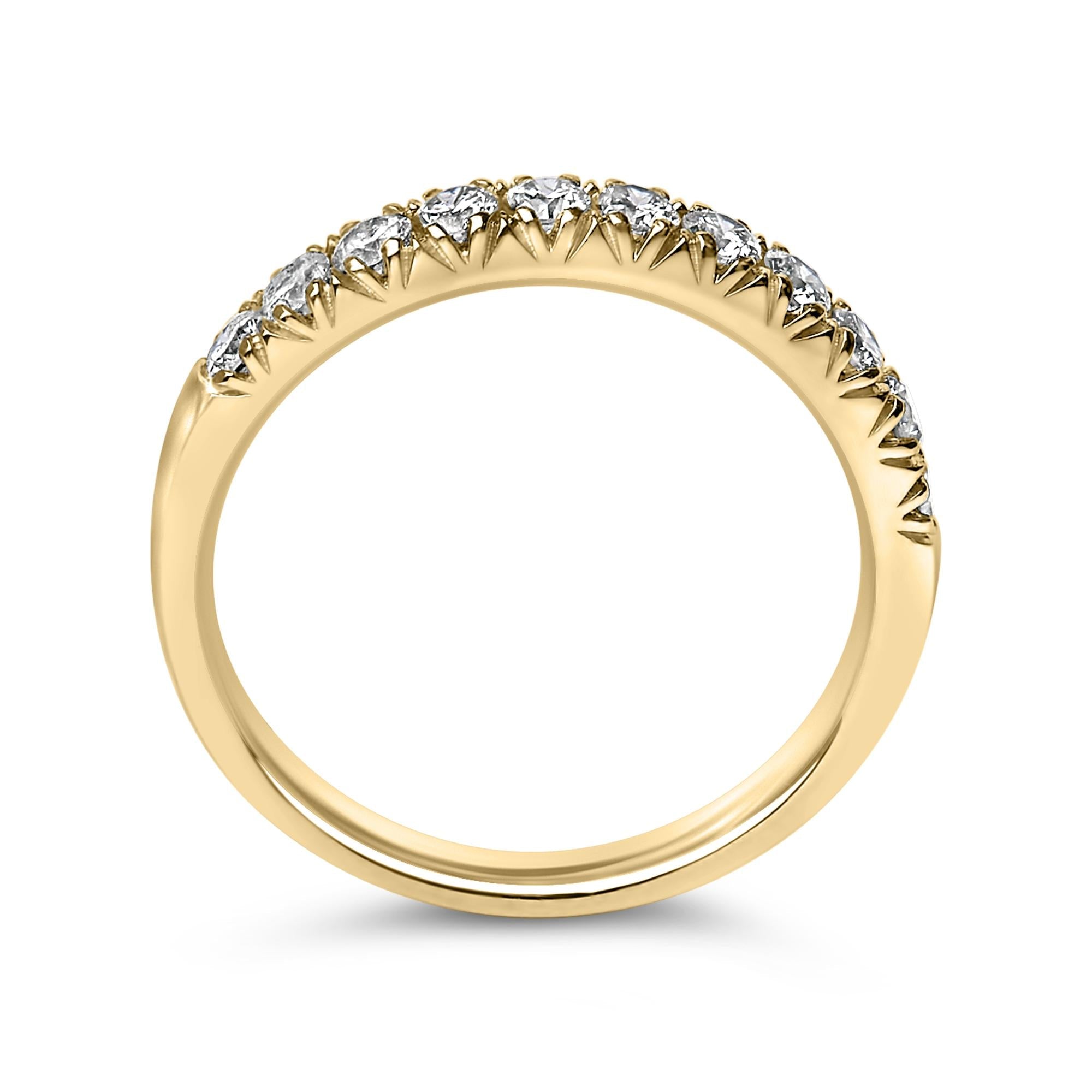 14K Gold 1/2 Cttw Round Diamond 11 Stone Classic Band