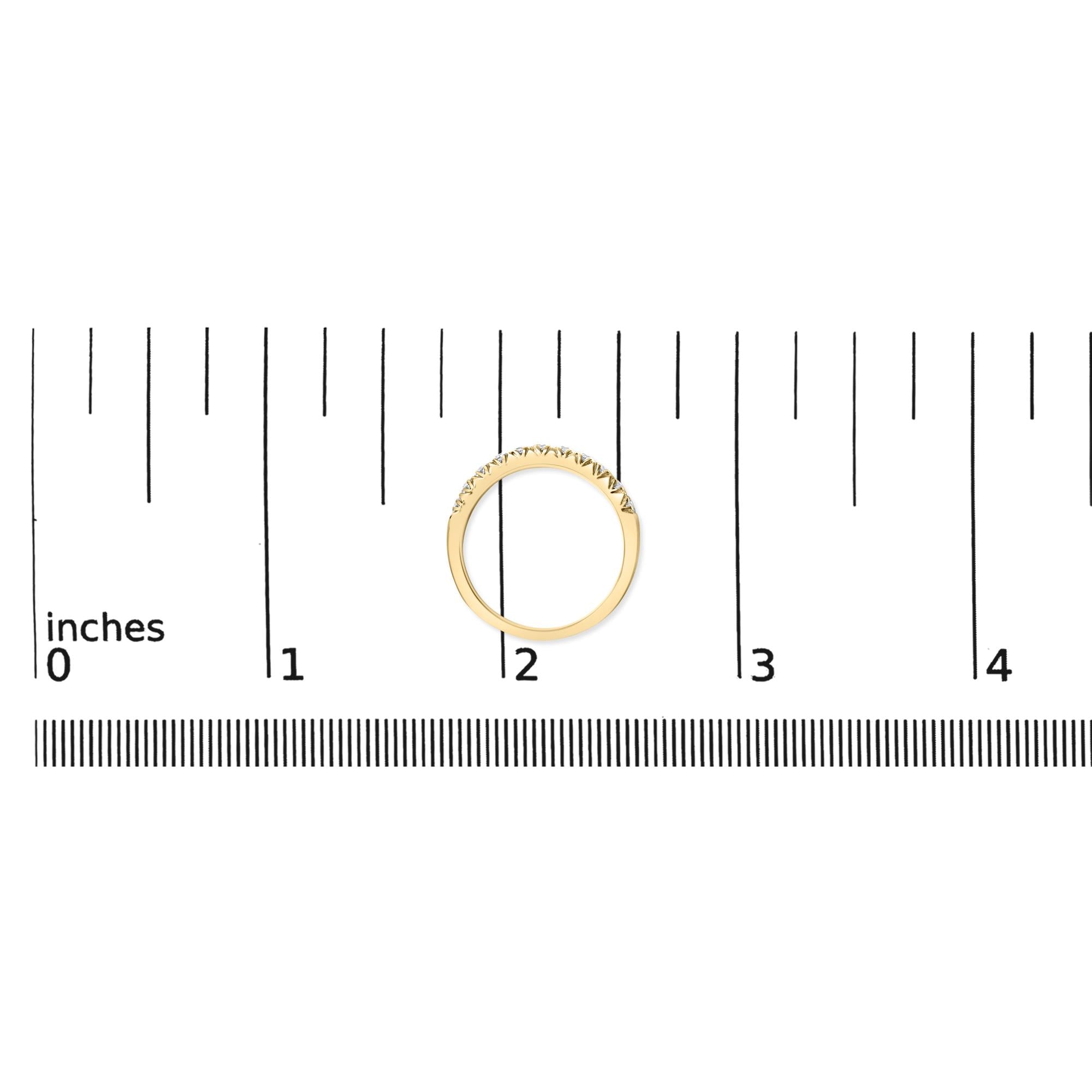 14K Gold 1/2 Cttw Round Diamond 11 Stone Classic Band