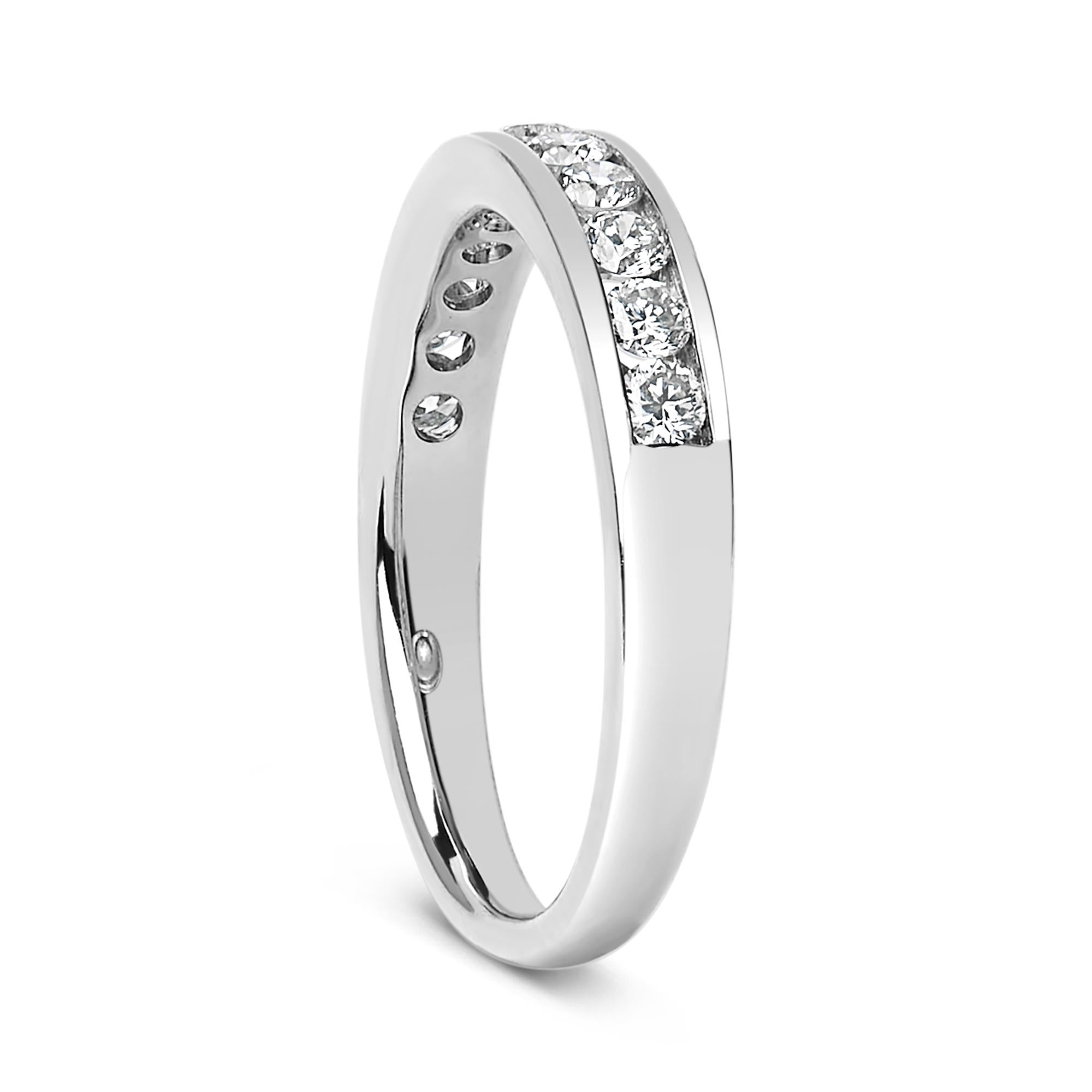14K Gold 1/2 Cttw Round Diamond 11 Stone Channel Set Band