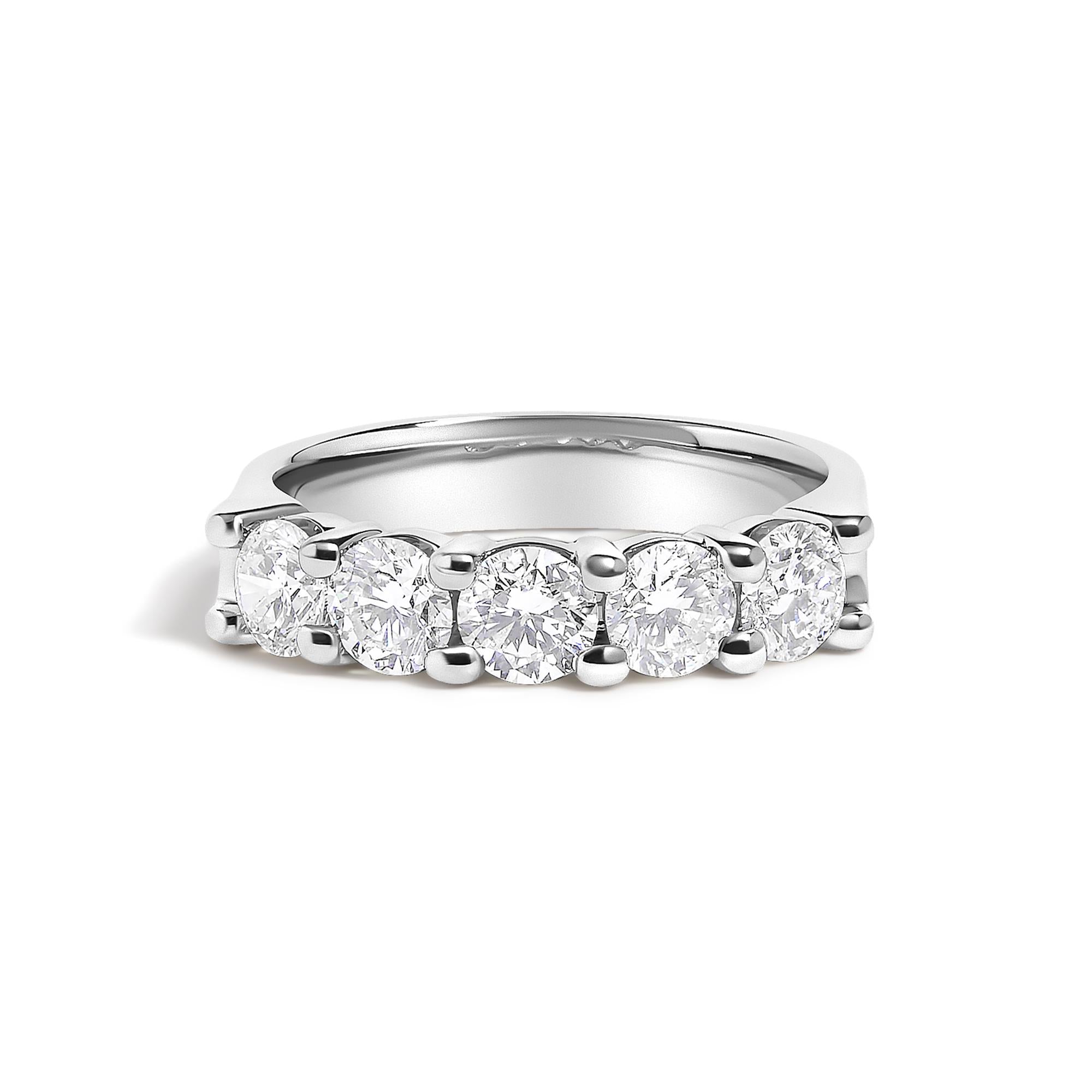 14K Gold 1 1/2 Cttw Diamond 5 Stone Band Ring