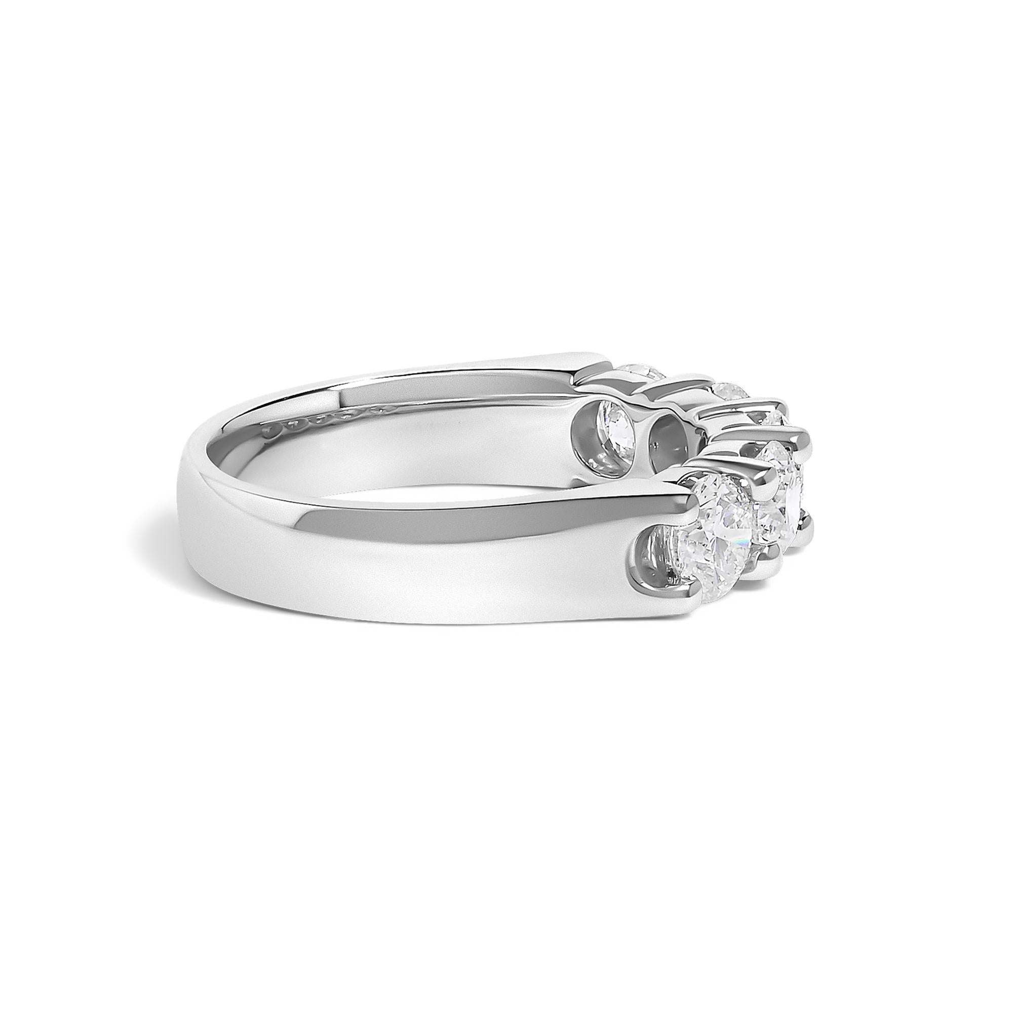 14K Gold 1 1/2 Cttw Diamond 5 Stone Band Ring