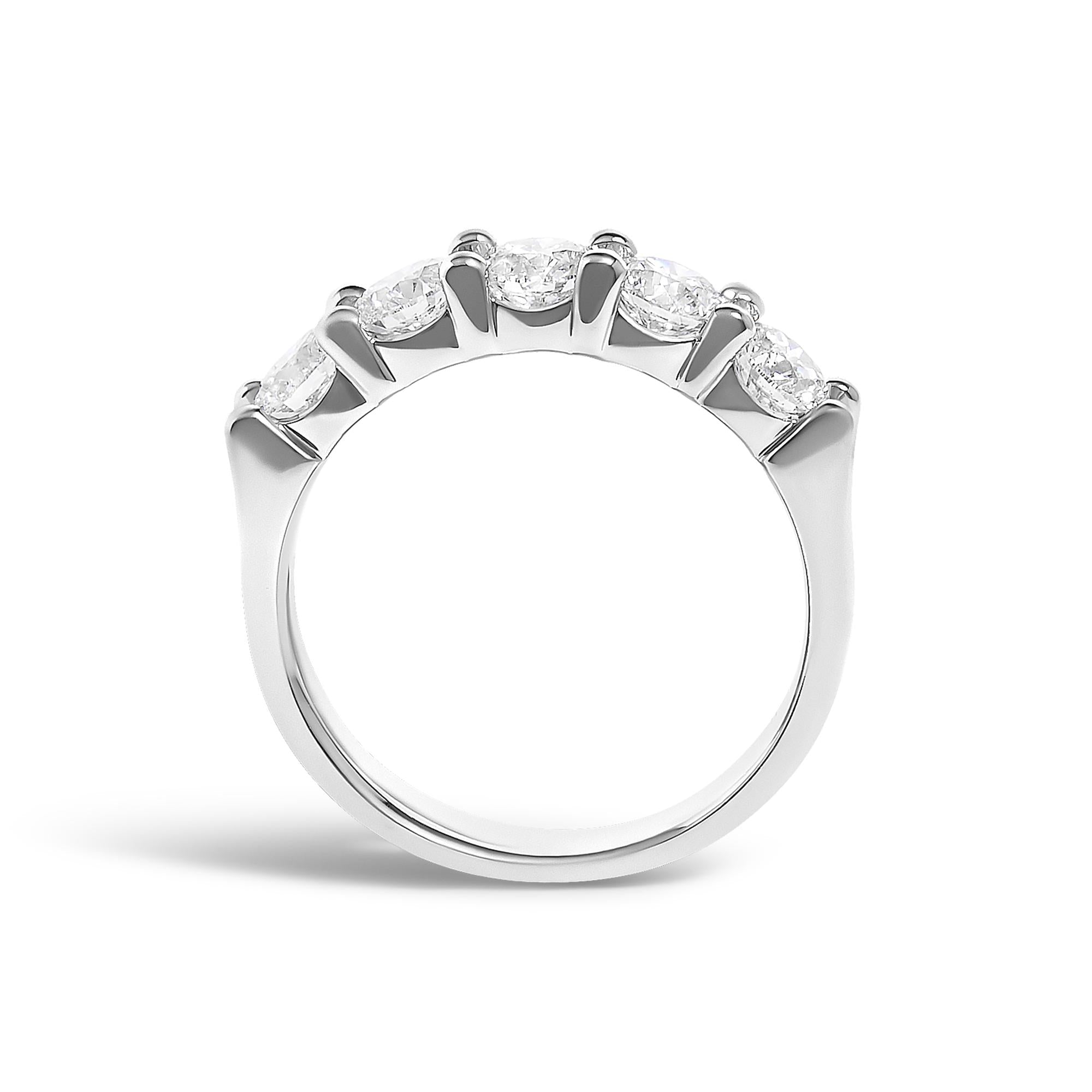 14K Gold 1 1/2 Cttw Diamond 5 Stone Band Ring
