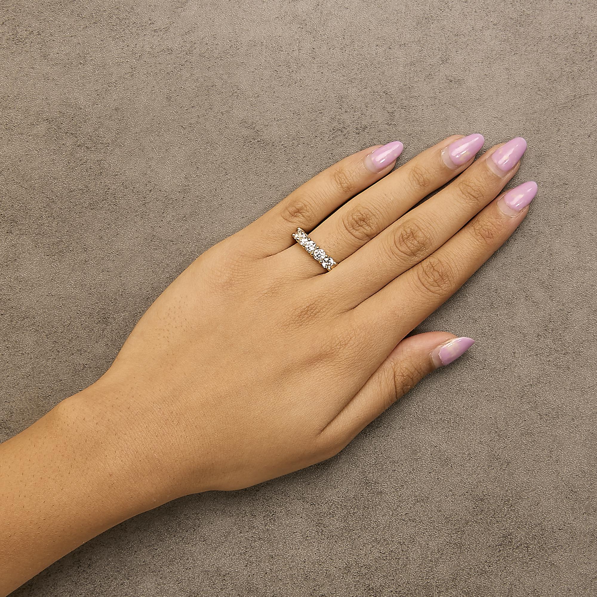 14K Gold 1 1/2 Cttw Diamond 5 Stone Band Ring