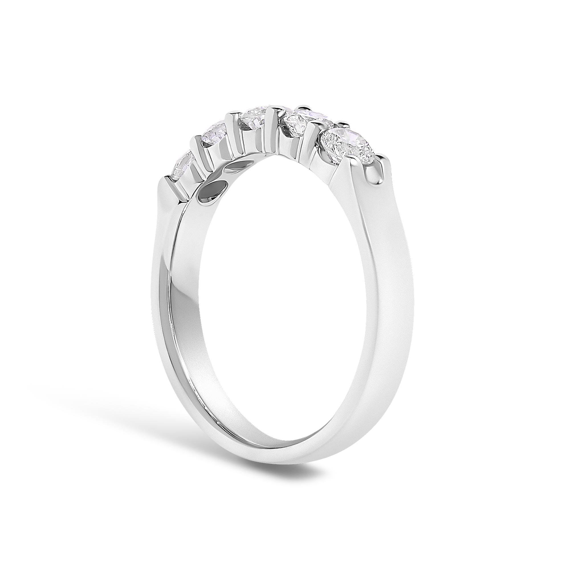 14K Gold 3/4 Cttw Diamond 5 Stone Band Ring