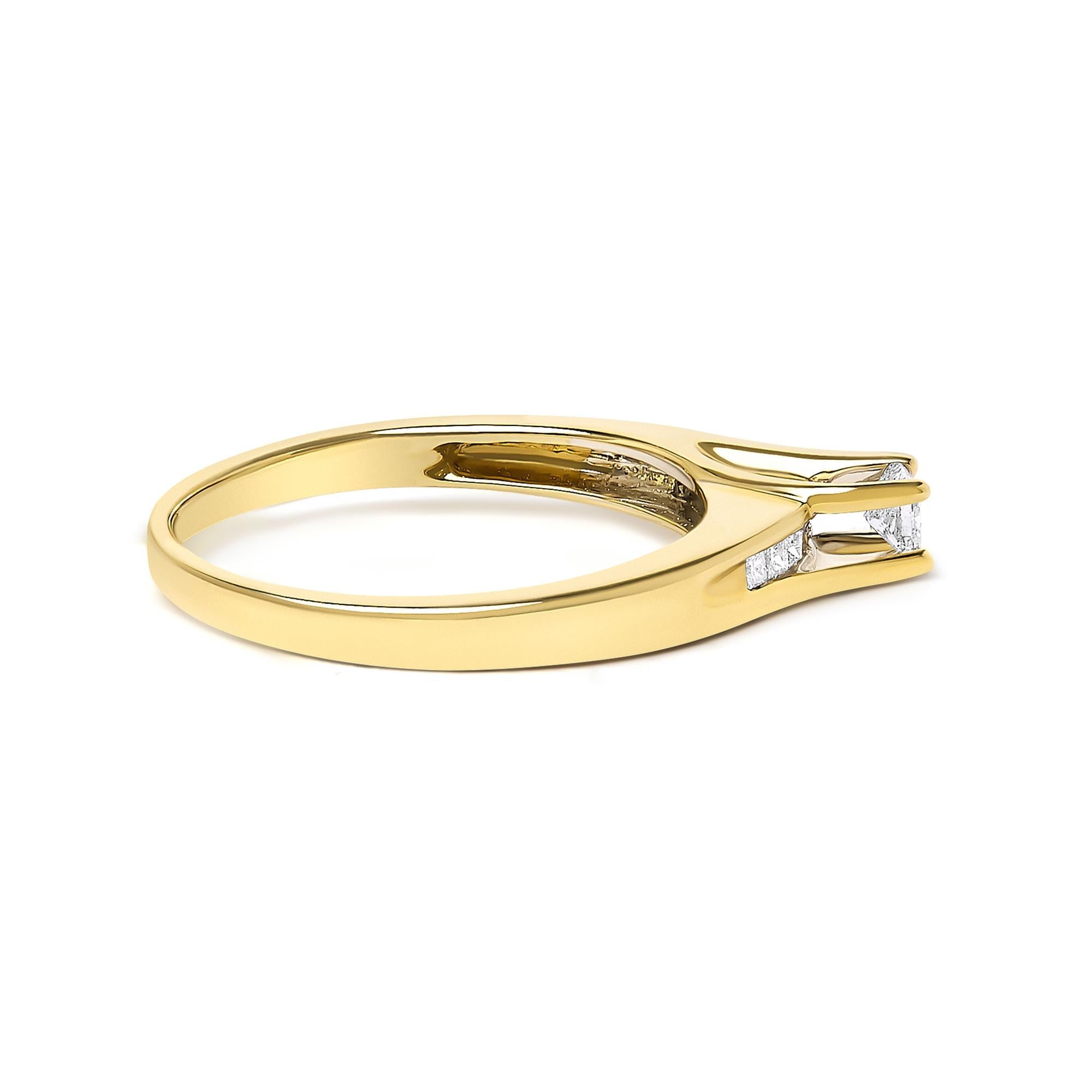 14K Yellow Gold 1/4 Cttw Princess Cut Diamond Engagement Ring