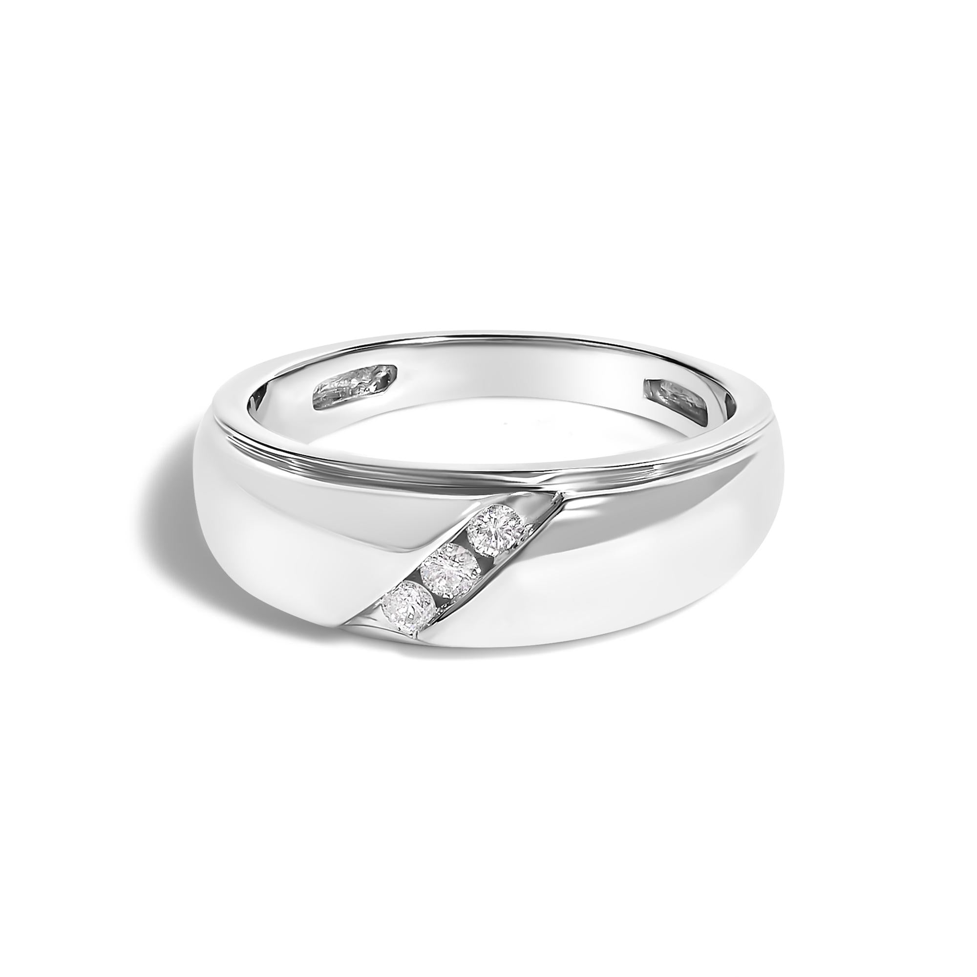 Men's .925 Sterling Silver 1/6 Cttw 3 Stone Diamond Band Ring (H-I Color, I1-I2 Clarity)