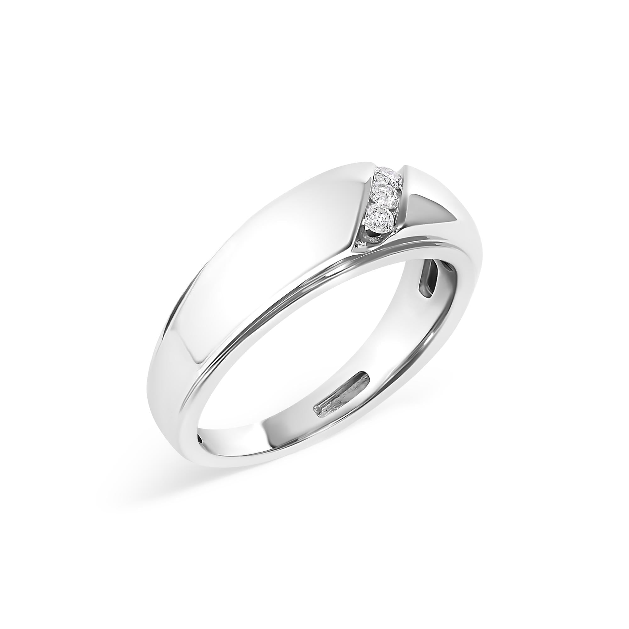 Men's .925 Sterling Silver 1/6 Cttw 3 Stone Diamond Band Ring (H-I Color, I1-I2 Clarity)