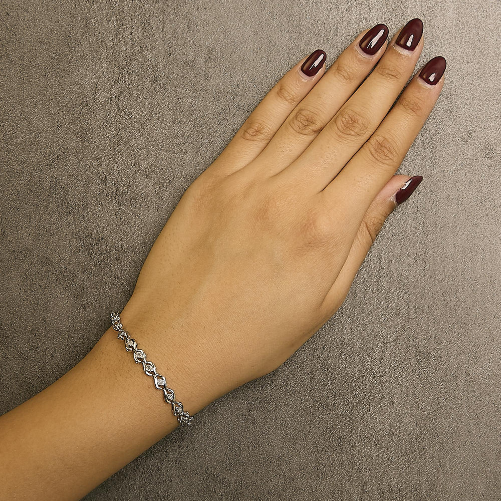 .925 Sterling Silver 1/10 Cttw Round-Cut Diamond Link Bracelet (I-J Color, I3 Promo Clarity) - 7.25"