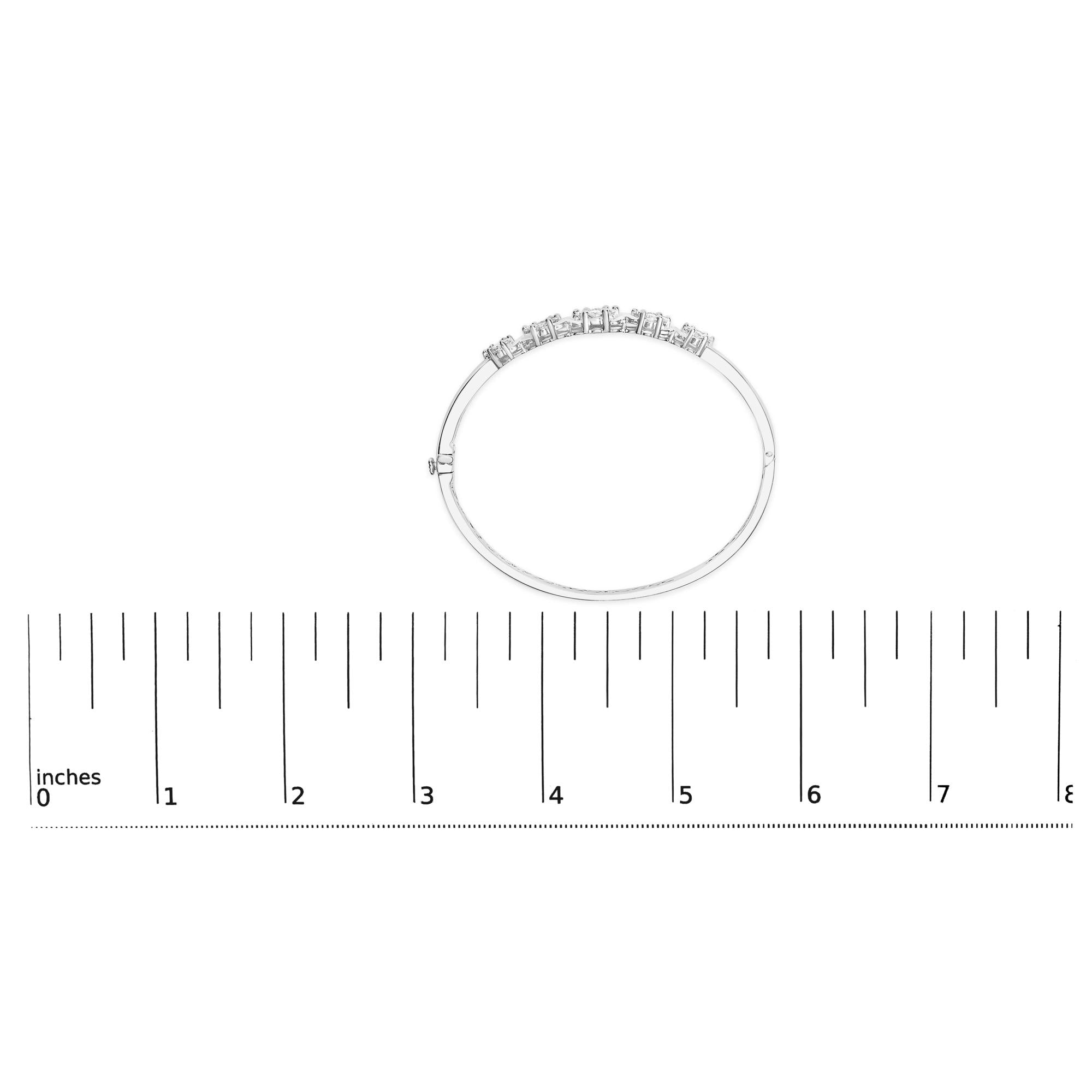14K White Gold 2 1/2 Cttw Diamond Graduating Floral Cluster Bangle Bracelet (H-I Color, SI1-SI2 Clarity) - Fits Wrists up to 7.25"