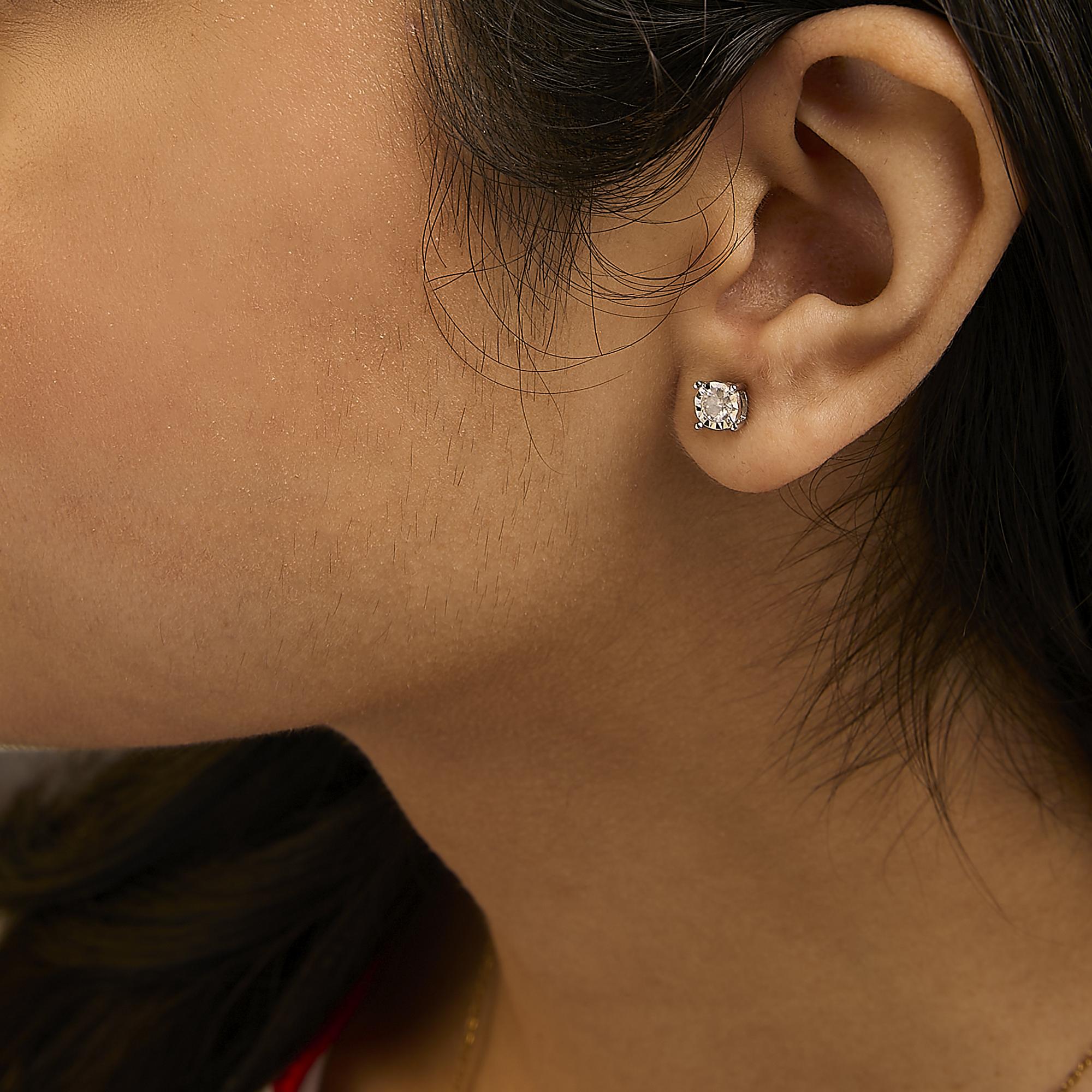 .925 Sterling Silver 1/2 Cttw Near Colorless Round Brilliant-Cut Diamond Miracle-Set Stud Earrings (H-I Color, I2-I3 Clarity)