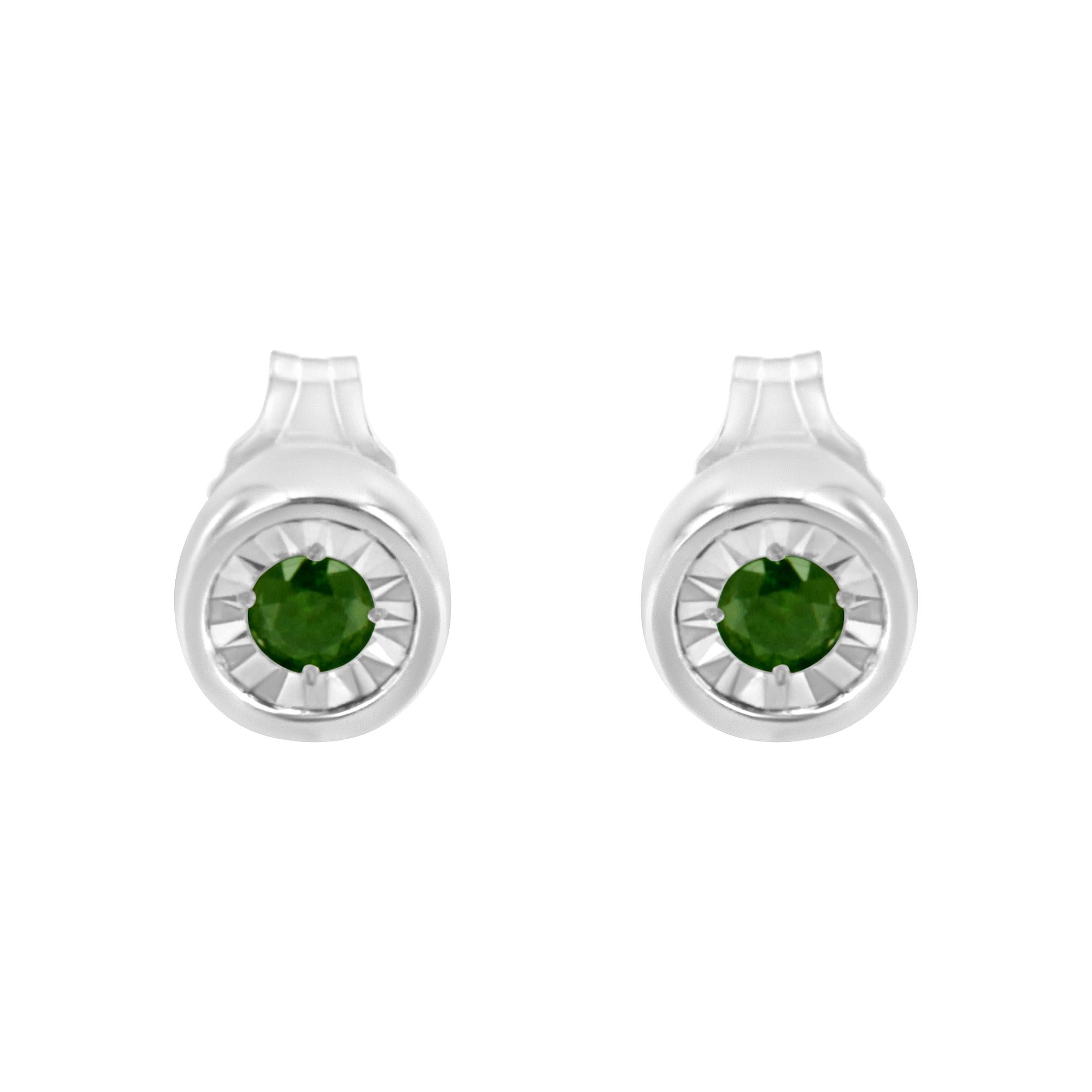 .925 Sterling Silver 1/5 Cttw Round Brilliant-Cut Green Diamond Miracle-Set Stud Earrings (Fancy Color-Enhanced, I1-I2 Clarity)