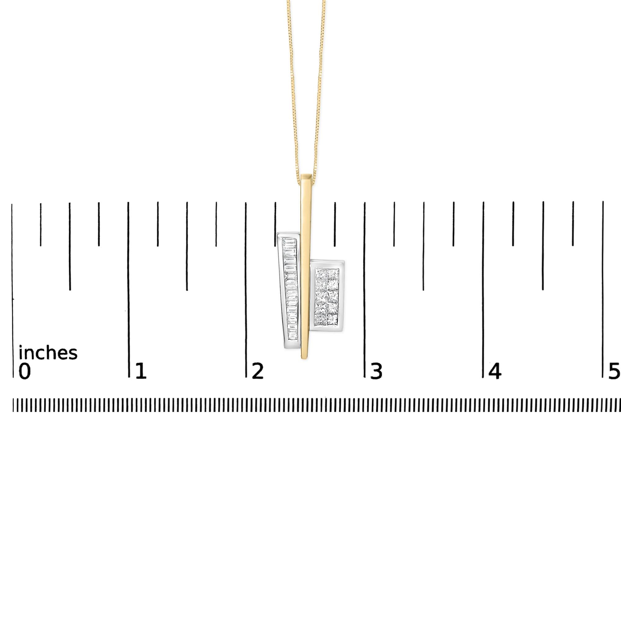 18K Yellow and White Gold 1 7/8 Cttw Princess Baguette Diamond Key Shaped 18" Pendant Necklace (H-I Color, SI1-SI2 Clarity)