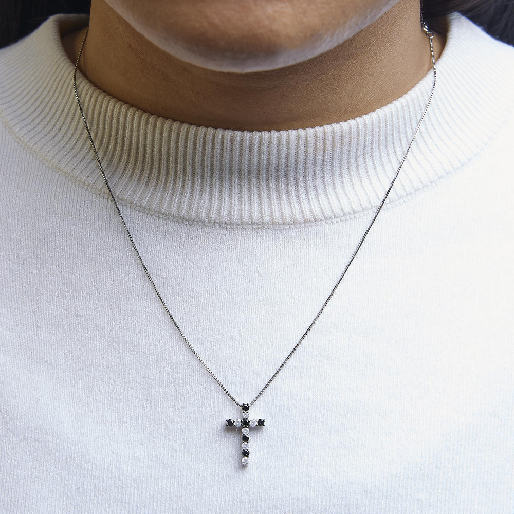 .925 Sterling Silver 1/2 Cttw Alternating Black and White Diamond Cross Pendant Necklace  (Treated Black and H-I Color, I3 Clarity) - 18"