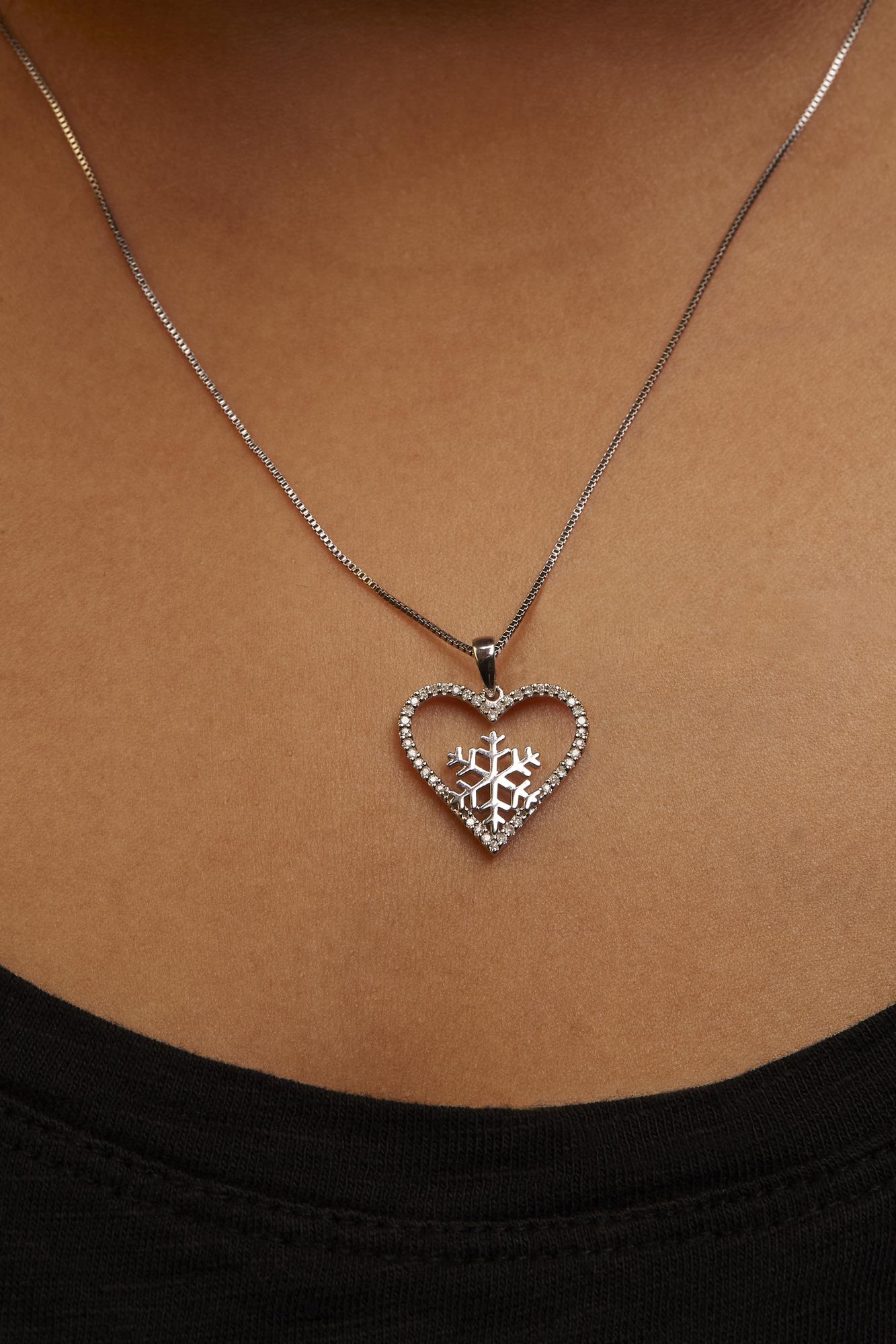 925 Sterling Silver 1/10ct TDW Diamond Heart Pendant Necklace 18"