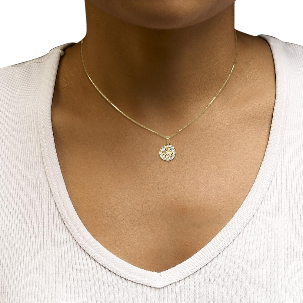 10K Yellow Gold 3 Leaf Clover 1/6 Cttw Diamond Pendant Necklace