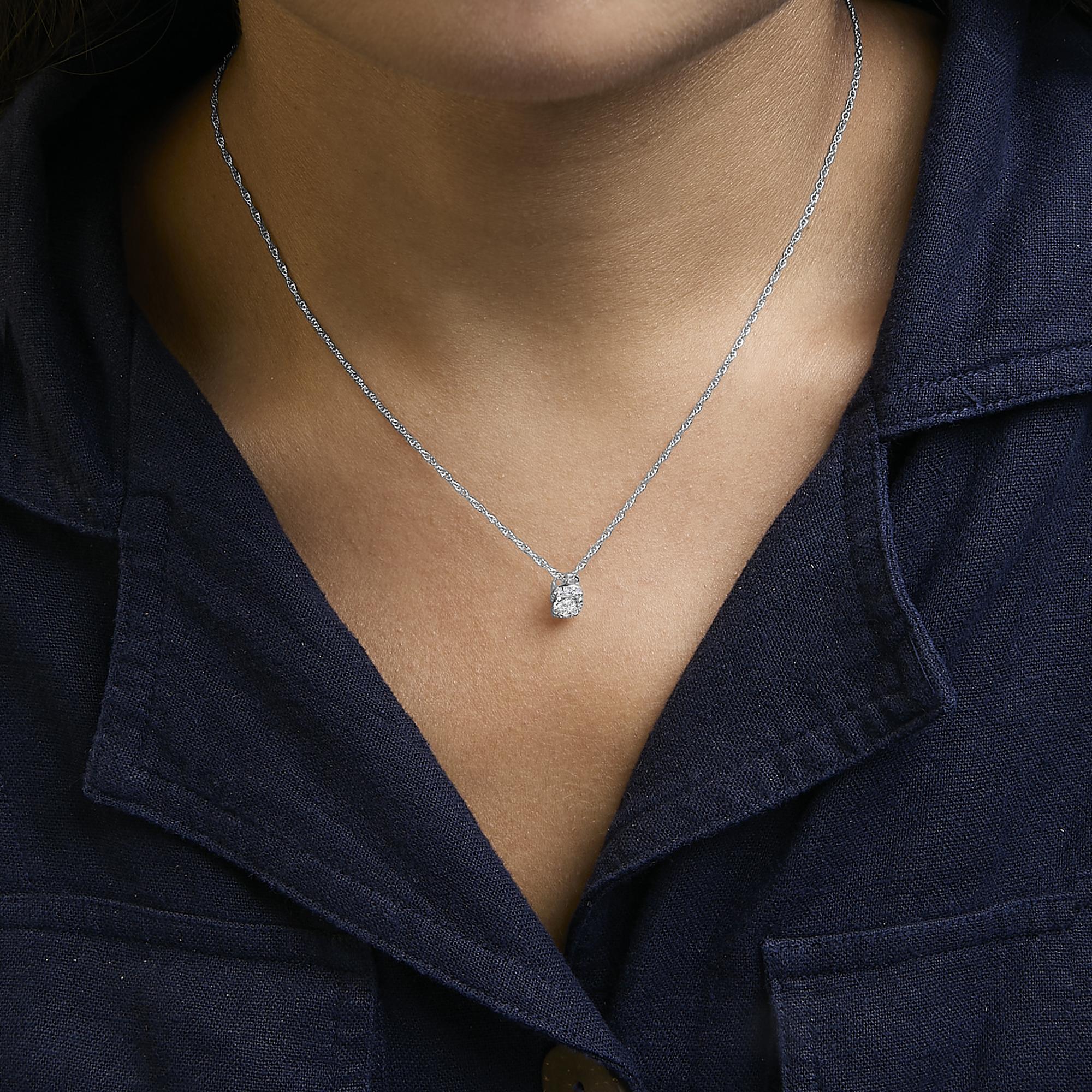 Sterling Silver 1/2 Cttw Lab Grown Diamond Oval Halo Pendant Necklace