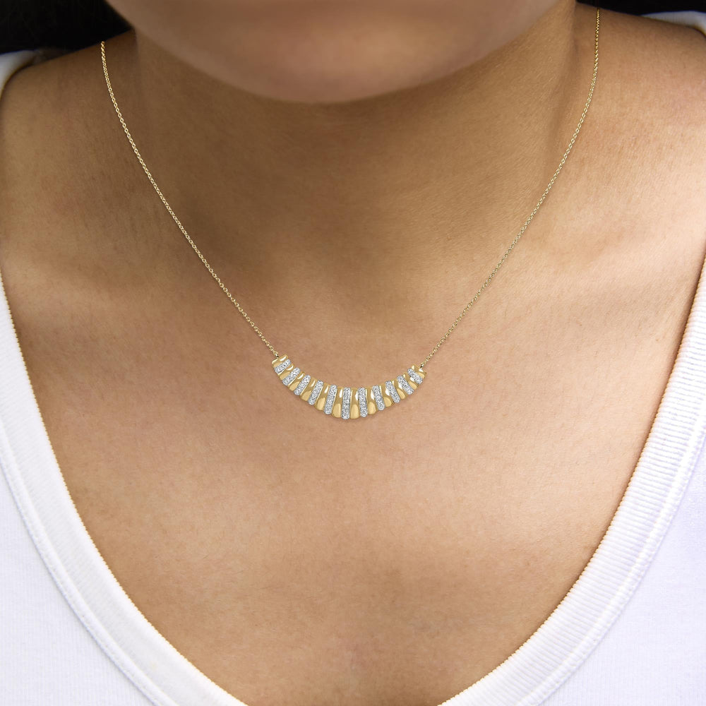 Gold Vermeil 1/10 Cttw Diamond Bold Ribbed Pendant Necklace