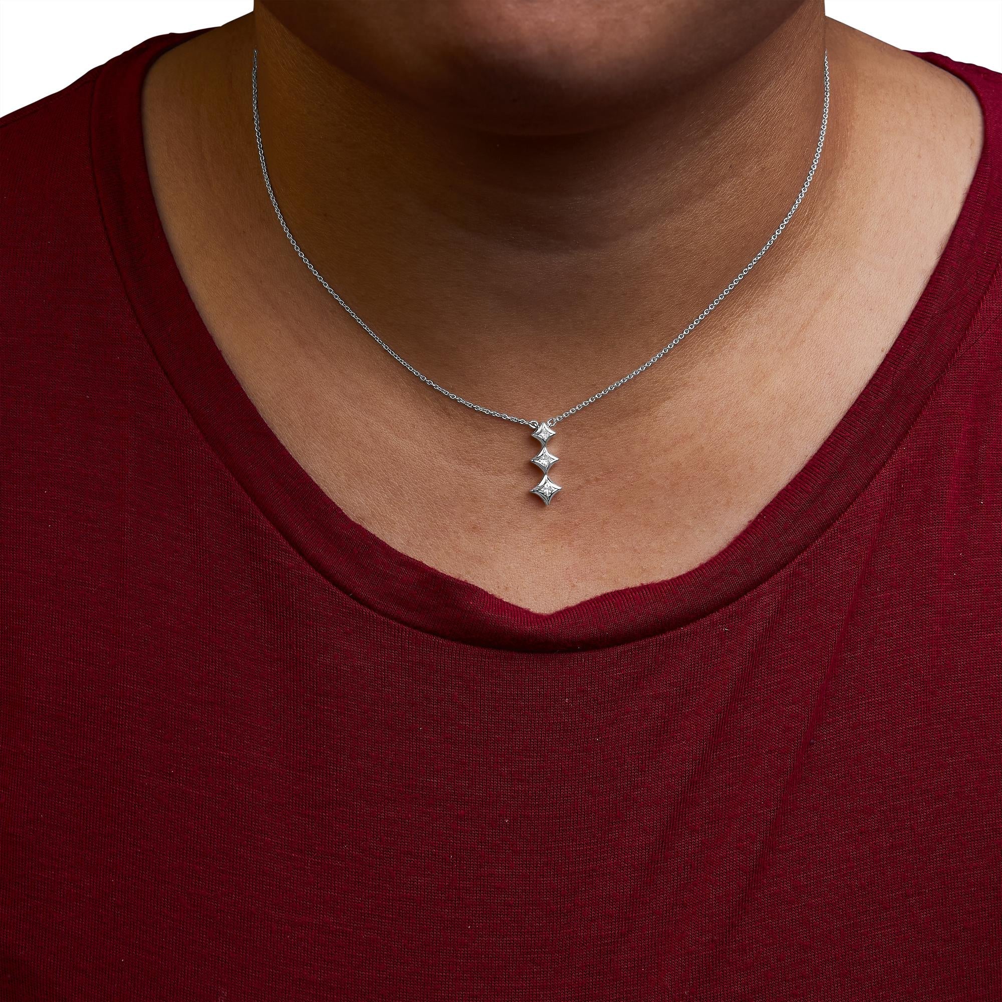 10K Gold 1/5 Cttw Princess Cut Diamond 3 Stone Drop 18" Pendant Necklace (H-I Color, SI2-I1 Clarity)
