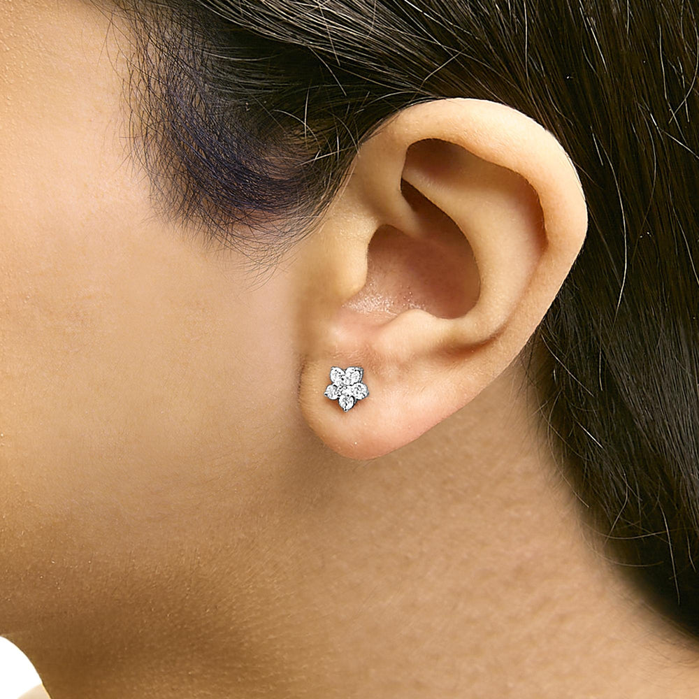 10K Gold 1/2 Cttw Lab Grown Diamond Star Stud Earrings
