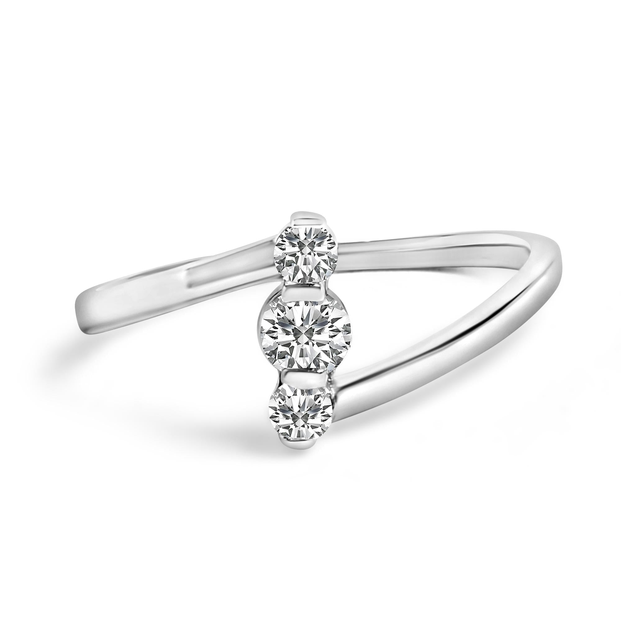 10K Gold 1/4 Cttw Lab Grown Diamond Vertical Three Stone Ring