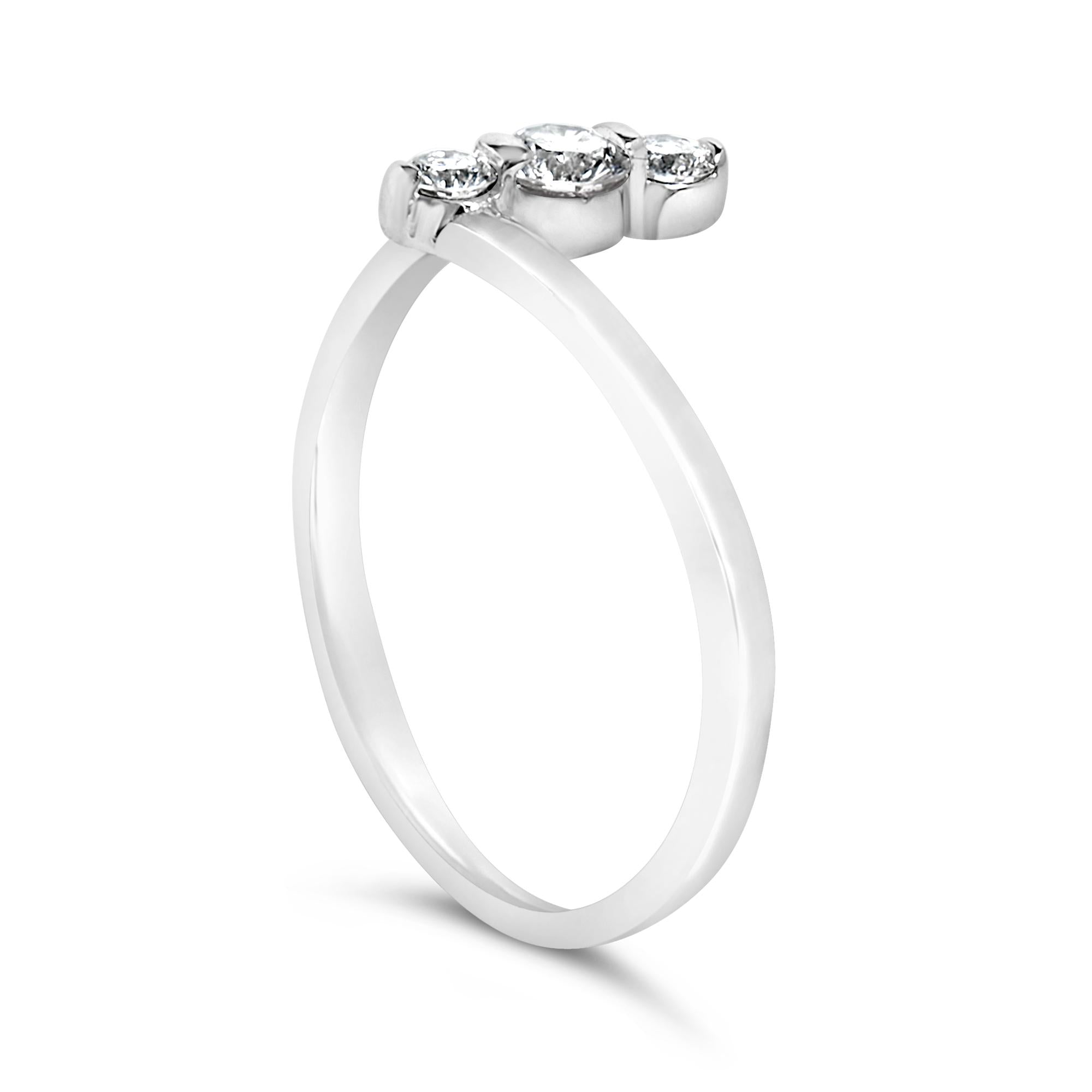 10K Gold 1/4 Cttw Lab Grown Diamond Vertical Three Stone Ring