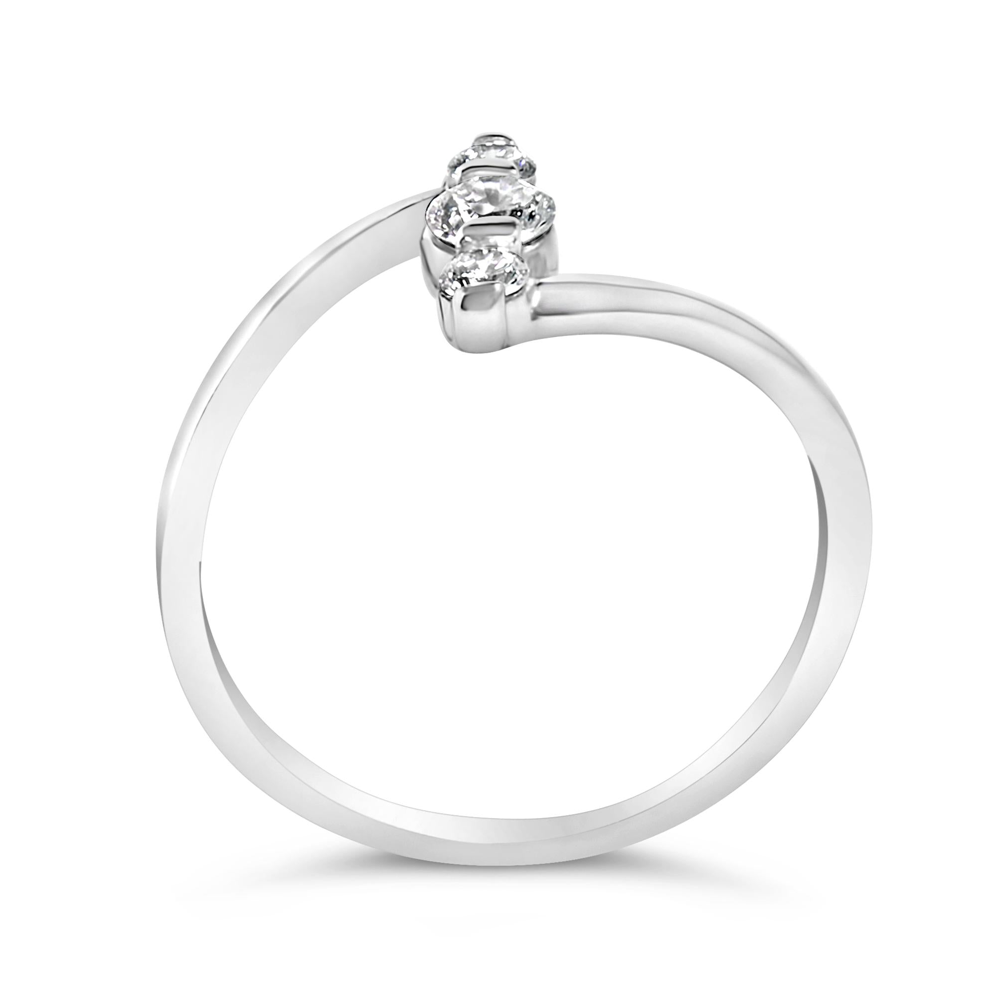 10K Gold 1/4 Cttw Lab Grown Diamond Vertical Three Stone Ring