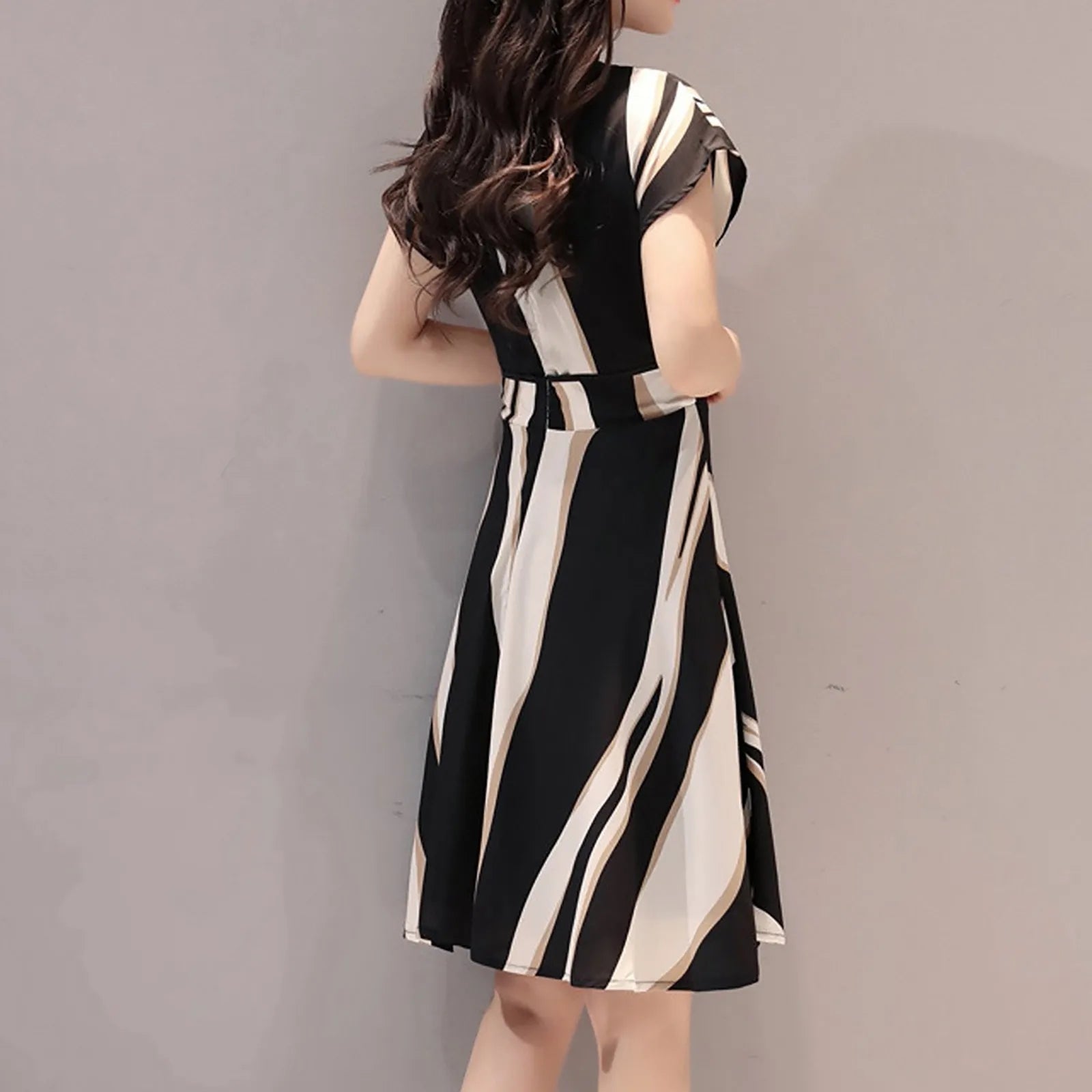 https://ae01.alicdn.com/kf/S608a4e980a984c748af26c34a30a02c2V.jpg