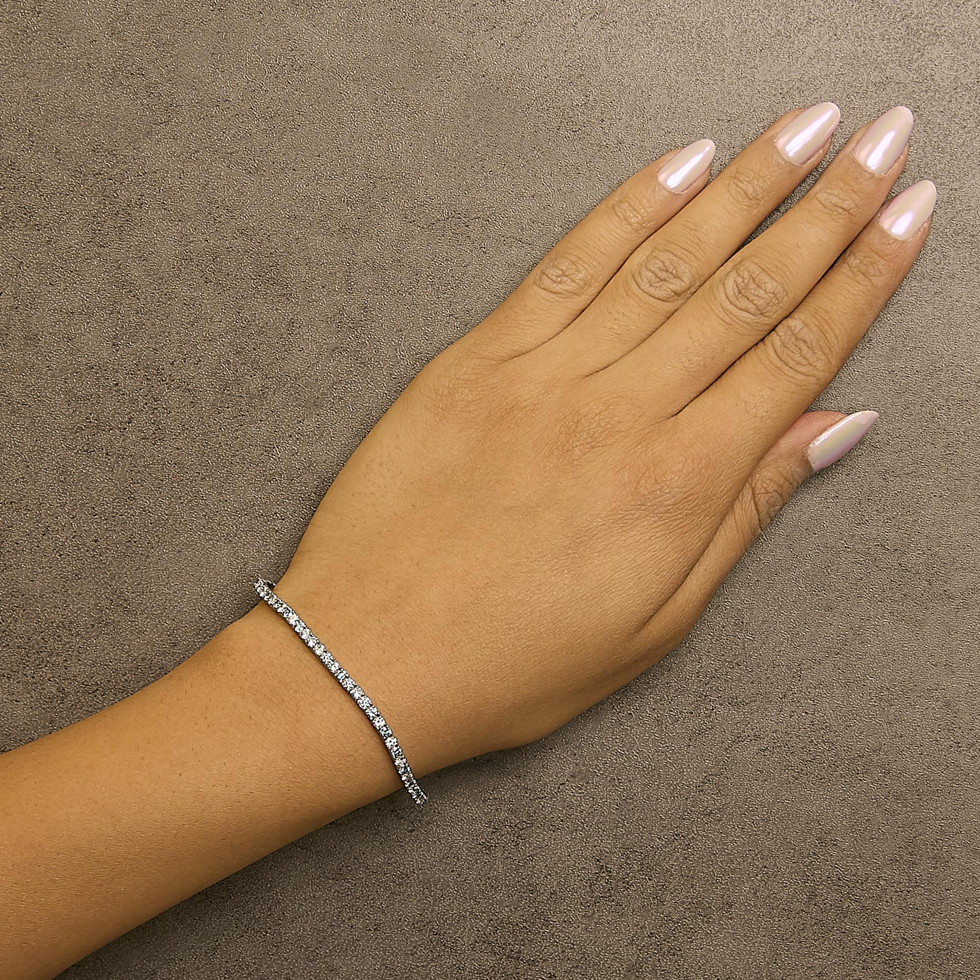 14K White Gold 4.0 Cttw Alternating White and Blue Lab Grown Diamond Tennis Bracelet - 7" inches