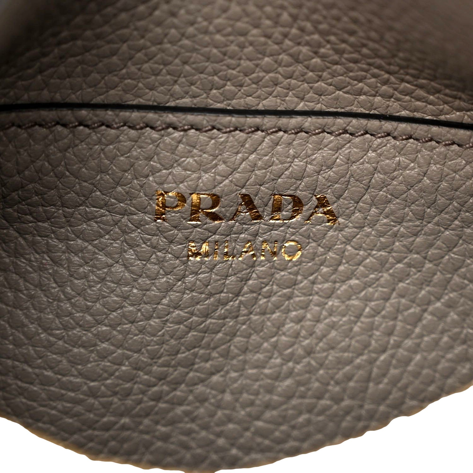 Prada Vitello Phenix Zippered Messenger Hobo Grey Leather Shoulder Bag