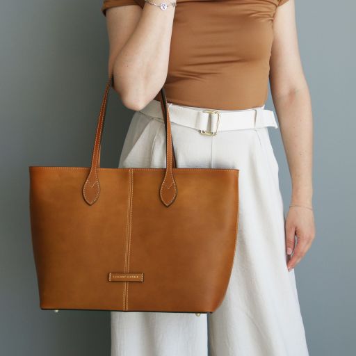 Essenza - Leather shoulder bag